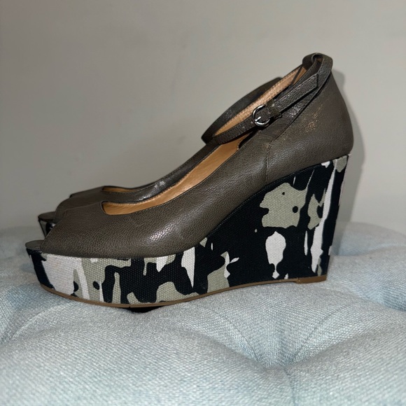 Nine West Shoes - Nine West Black and Gray Wedge Shoes with Peep-Toe. Size 8. NWOT